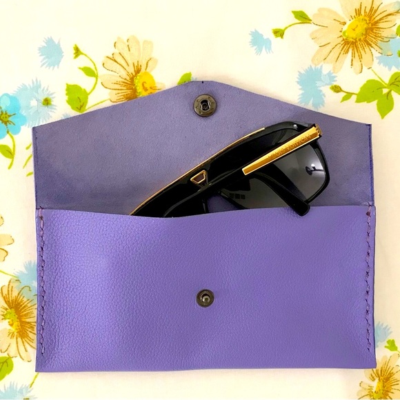 Hand Crafted Handbags - Hand Crafted Light Purple Wallet and Keychain Set